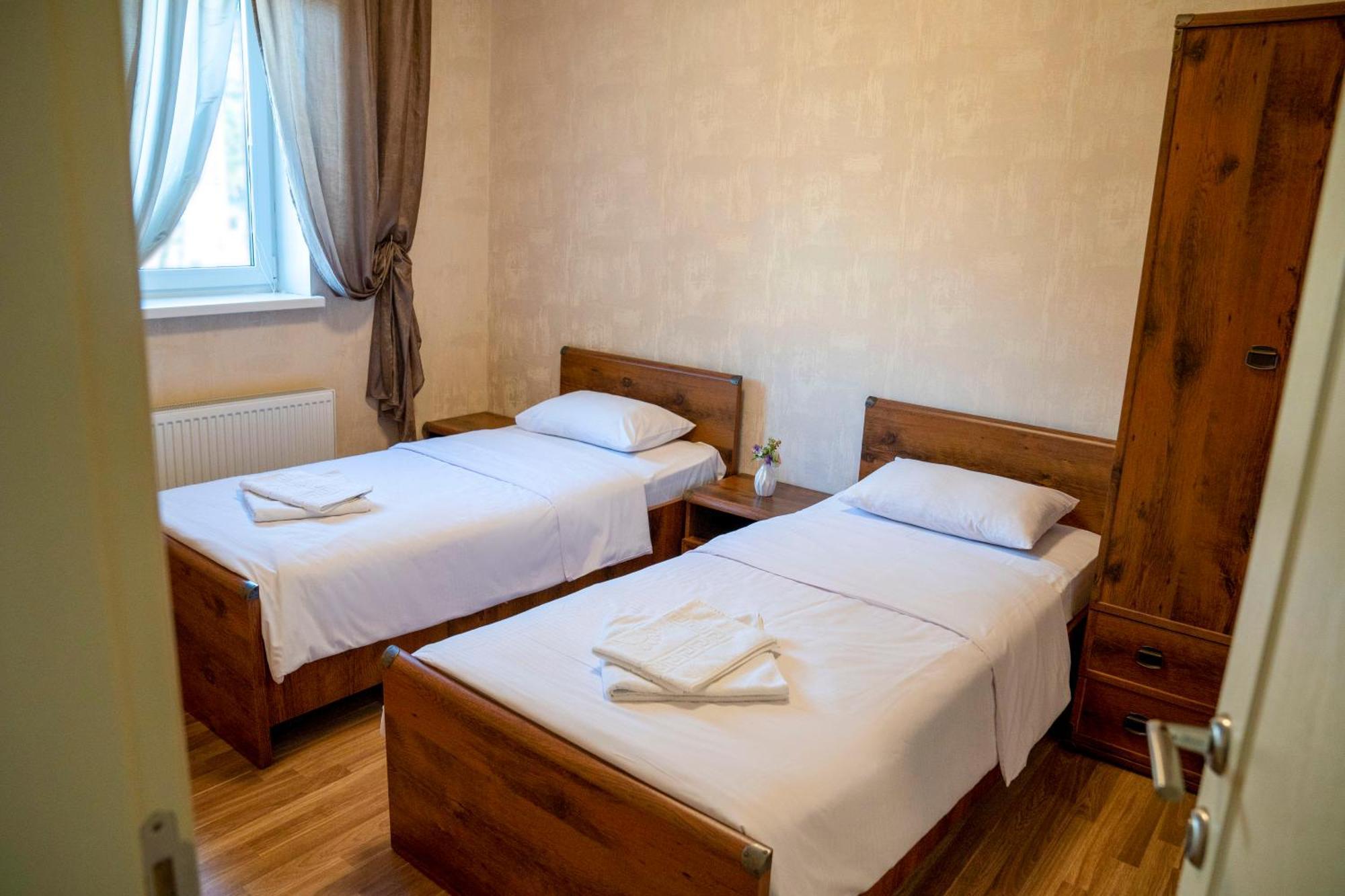 Guest House Kiev Forest Ngoại thất bức ảnh