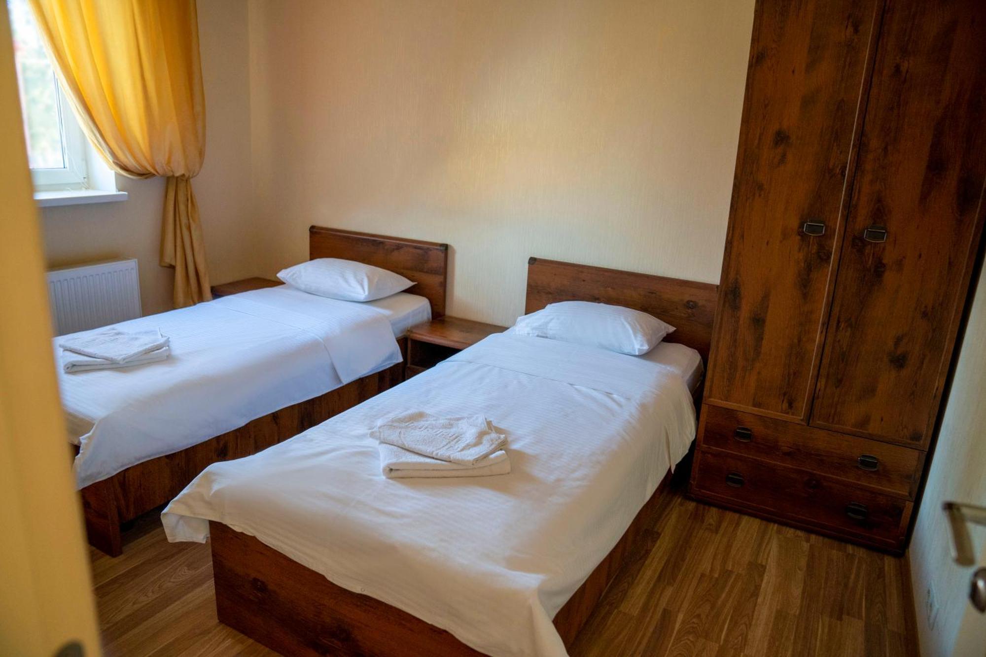 Guest House Kiev Forest Ngoại thất bức ảnh